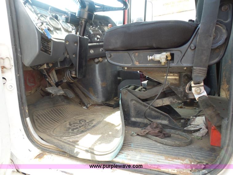 image for item BS9656 1994 Ford LTS9000 lugger truck