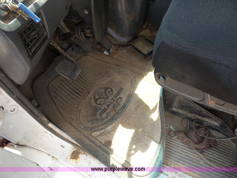 image for item BS9656 1994 Ford LTS9000 lugger truck