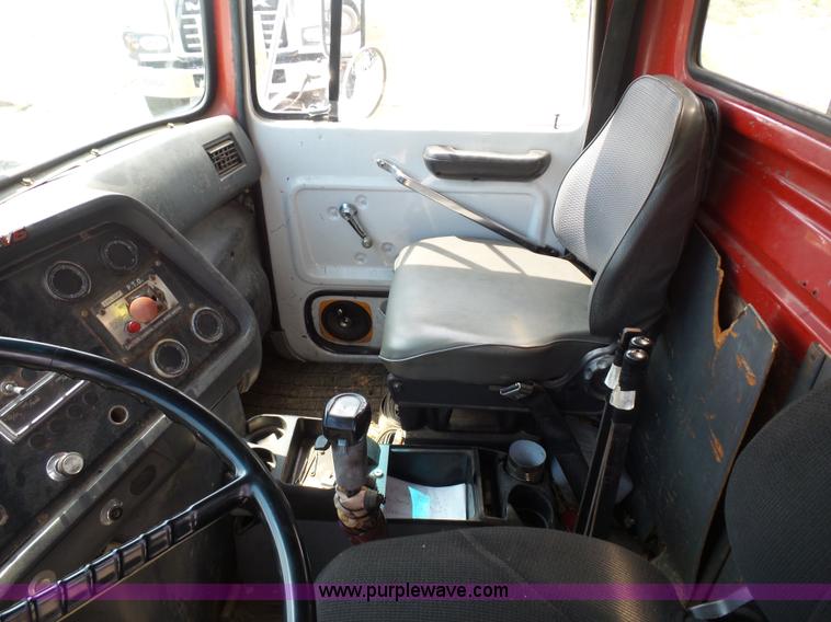 image for item BS9656 1994 Ford LTS9000 lugger truck