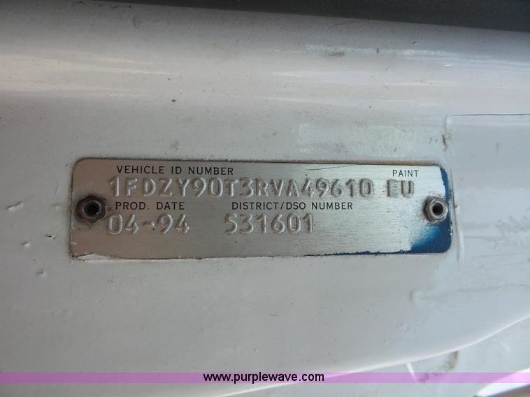 image for item BS9656 1994 Ford LTS9000 lugger truck