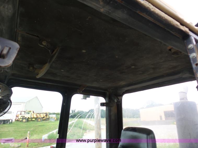 image for item BS9657 1996 Caterpillar 953C track loader