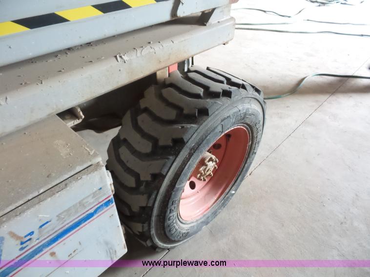 image for item BS9658 Skyjack SJ7027 scissor lift