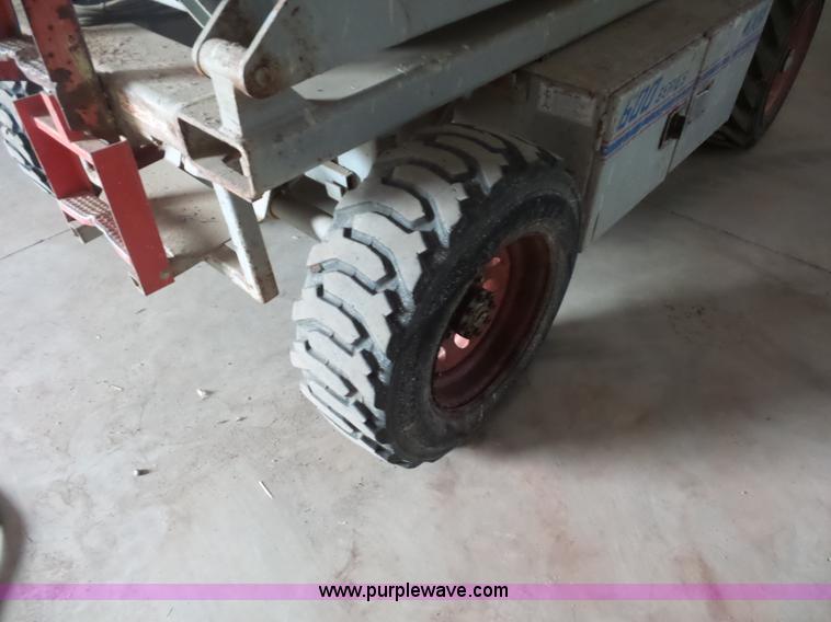 image for item BS9658 Skyjack SJ7027 scissor lift