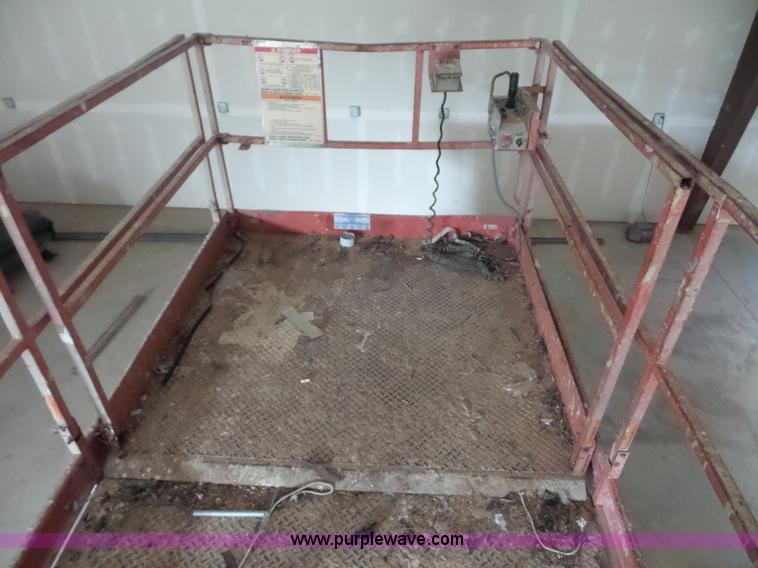 image for item BS9658 Skyjack SJ7027 scissor lift