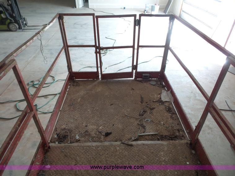 image for item BS9658 Skyjack SJ7027 scissor lift