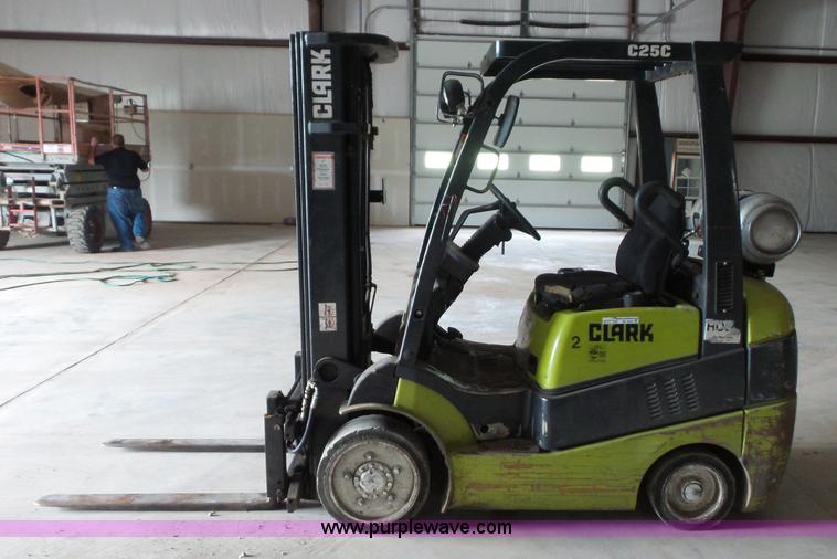 image for item BS9659 Clark C25C forklift