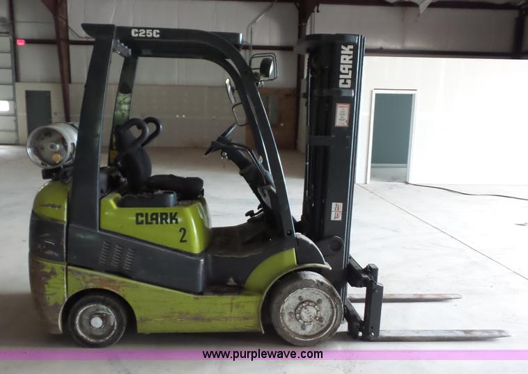 image for item BS9659 Clark C25C forklift