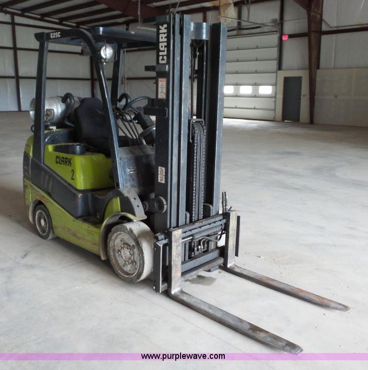image for item BS9659 Clark C25C forklift