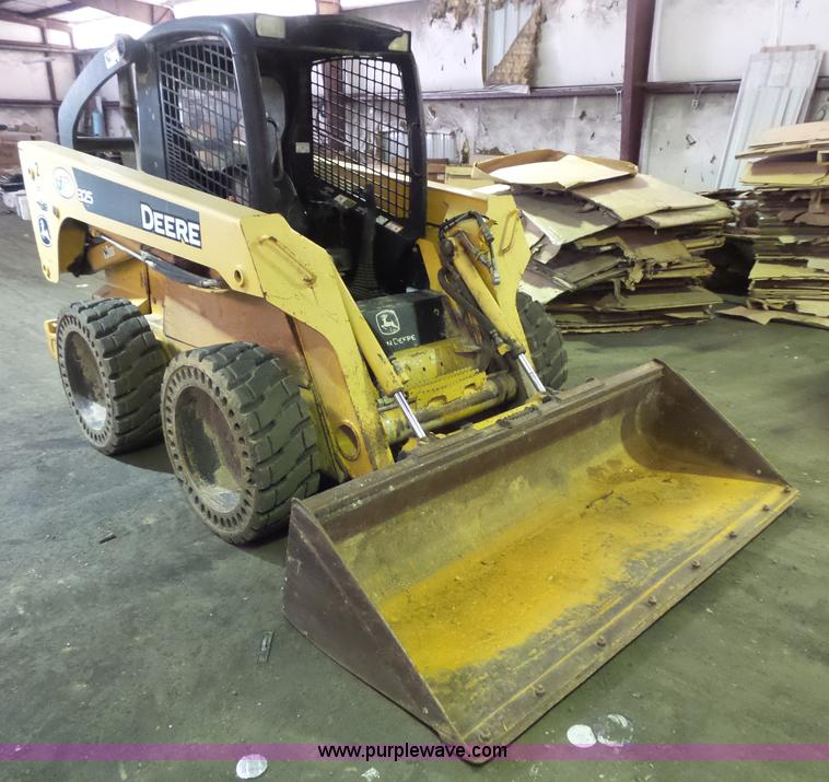 image for item L3514 2005 John Deere 325 skid steer
