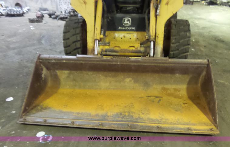 image for item L3514 2005 John Deere 325 skid steer