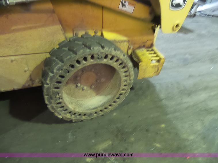 image for item L3514 2005 John Deere 325 skid steer
