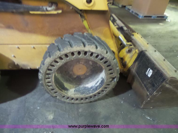 image for item L3514 2005 John Deere 325 skid steer