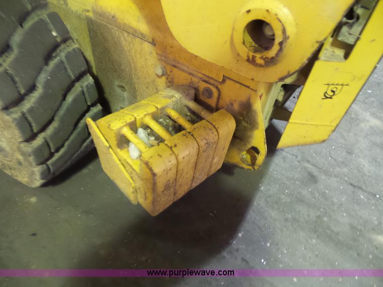 image for item L3514 2005 John Deere 325 skid steer