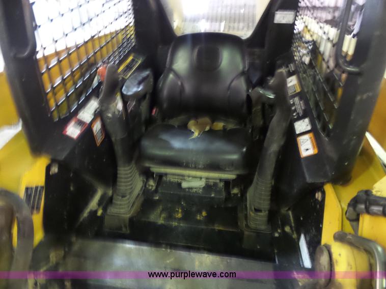 image for item L3514 2005 John Deere 325 skid steer