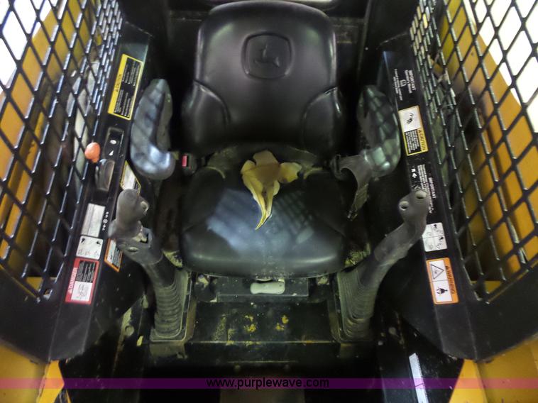 image for item L3514 2005 John Deere 325 skid steer