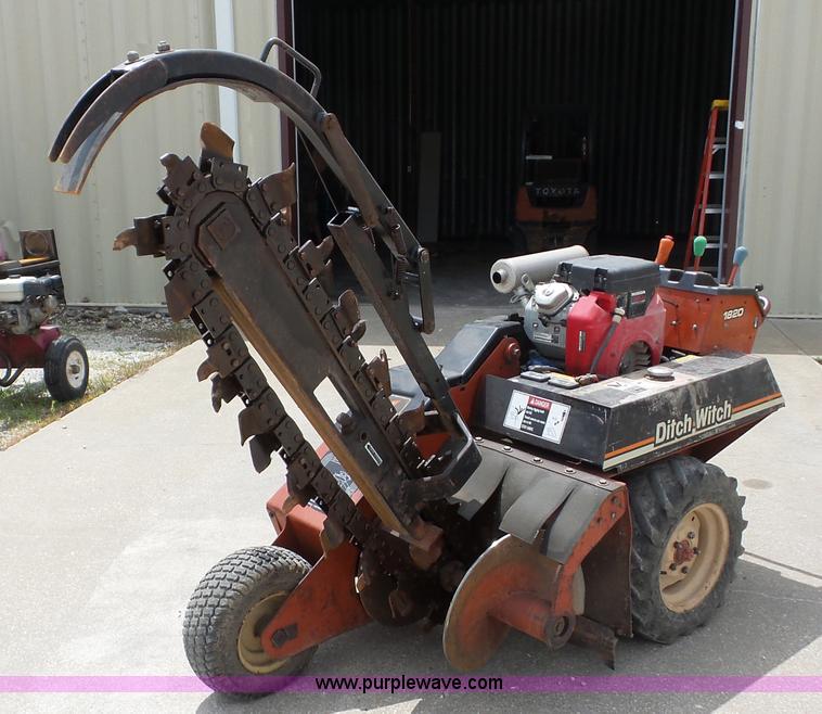 image for item AG9182 1997 Ditch Witch 1820HF trencher