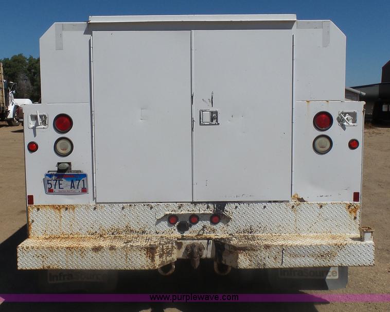 image for item AL9140 2005 Ford F350 Super Duty utility truck