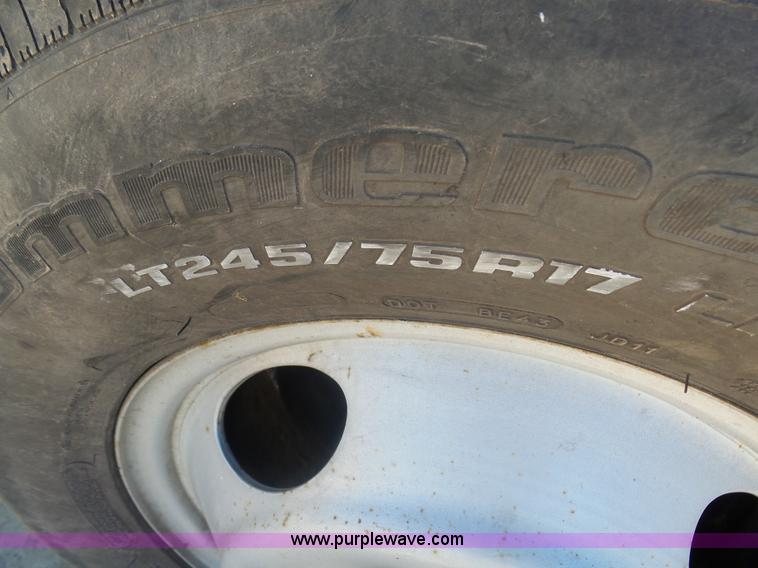 image for item AL9140 2005 Ford F350 Super Duty utility truck