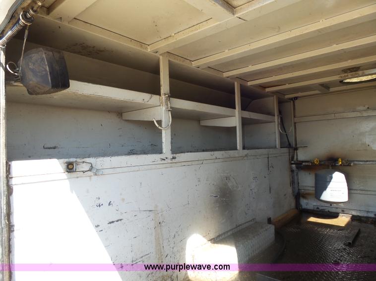 image for item AL9140 2005 Ford F350 Super Duty utility truck