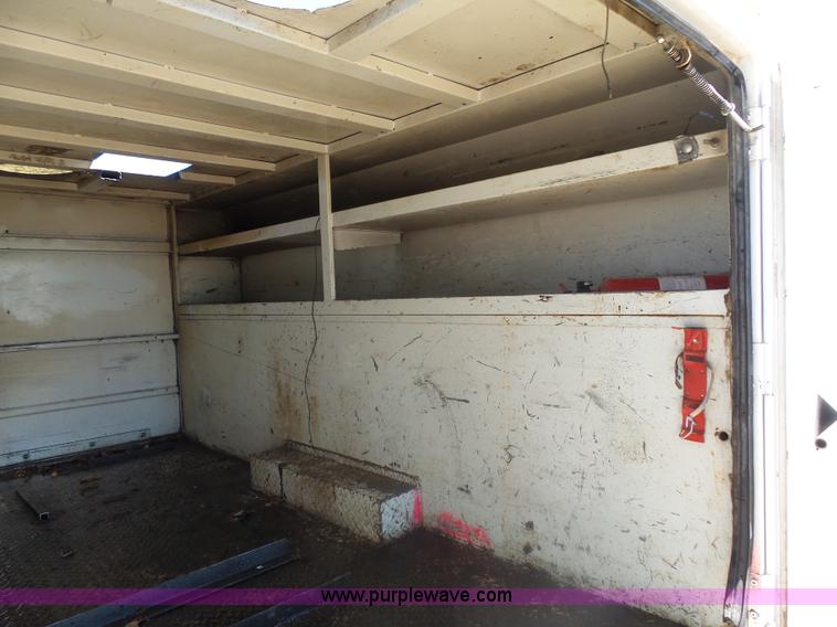 image for item AL9140 2005 Ford F350 Super Duty utility truck