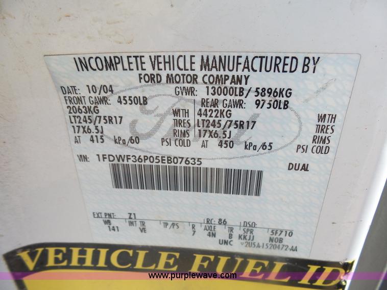 image for item AL9140 2005 Ford F350 Super Duty utility truck