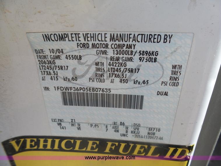 image for item AL9140 2005 Ford F350 Super Duty utility truck