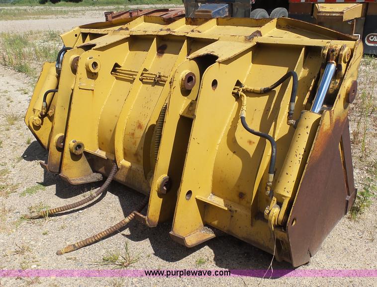 image for item AL9148 Wheel loader bucket