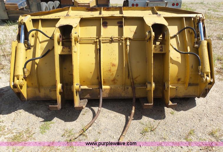 image for item AL9148 Wheel loader bucket