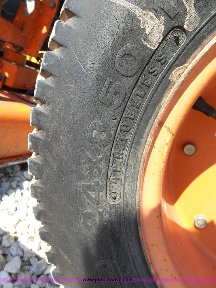 image for item BM9696 Kubota B9200 MFWD tractor