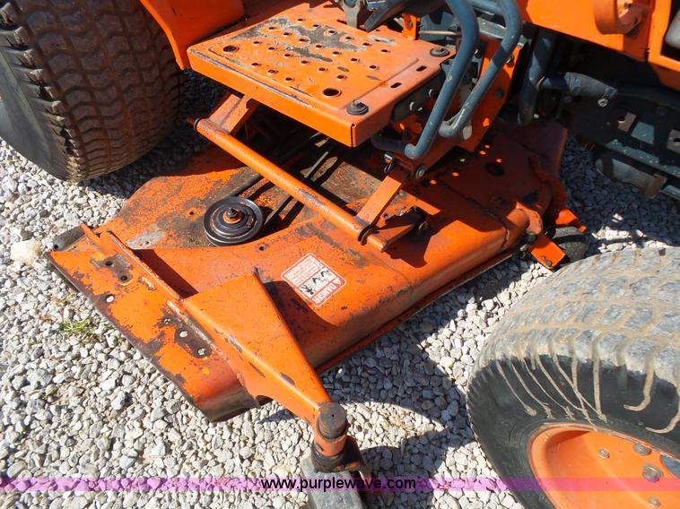 image for item BM9696 Kubota B9200 MFWD tractor