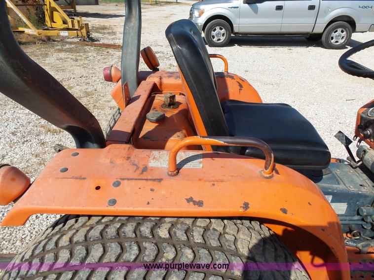image for item BM9696 Kubota B9200 MFWD tractor
