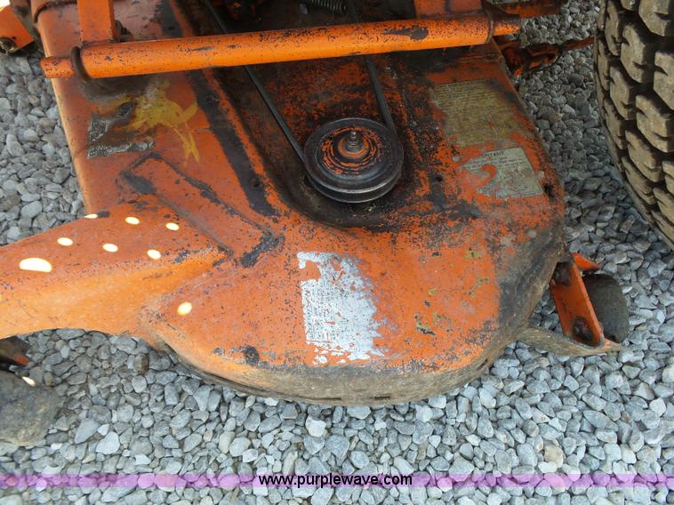 image for item BM9696 Kubota B9200 MFWD tractor