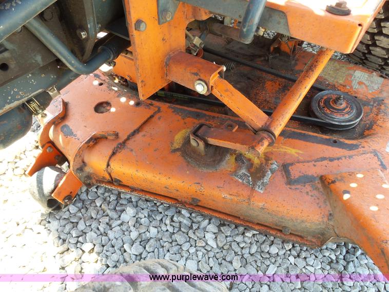 image for item BM9696 Kubota B9200 MFWD tractor