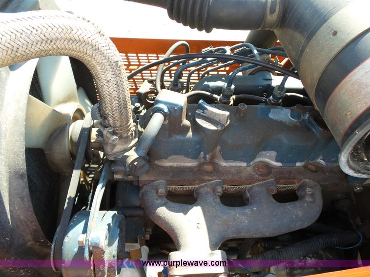 image for item BM9696 Kubota B9200 MFWD tractor