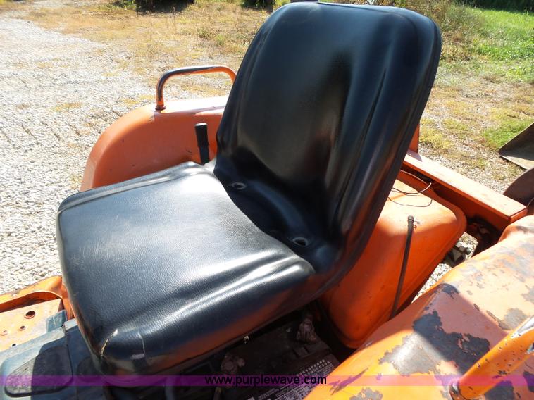 image for item BM9696 Kubota B9200 MFWD tractor