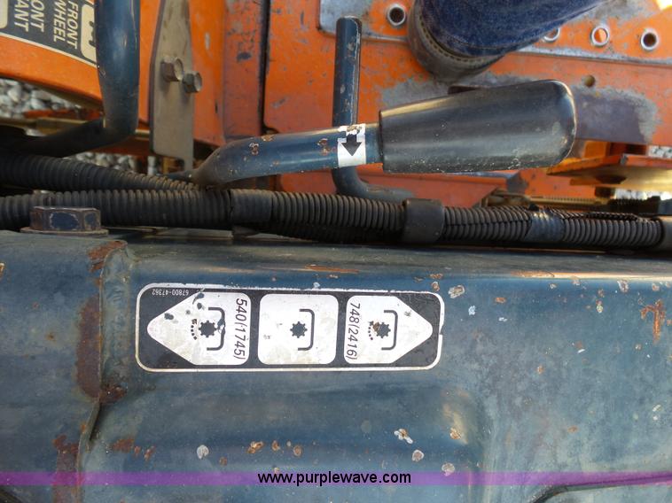 image for item BM9696 Kubota B9200 MFWD tractor