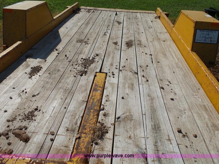 image for item BM9700 2008 Redi Haul ML7460 tilt deck trailer