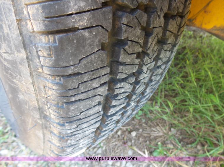 image for item BM9700 2008 Redi Haul ML7460 tilt deck trailer