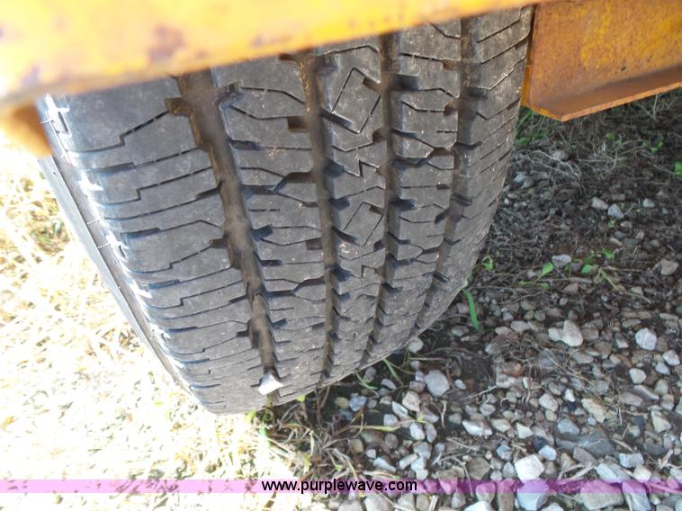 image for item BM9700 2008 Redi Haul ML7460 tilt deck trailer