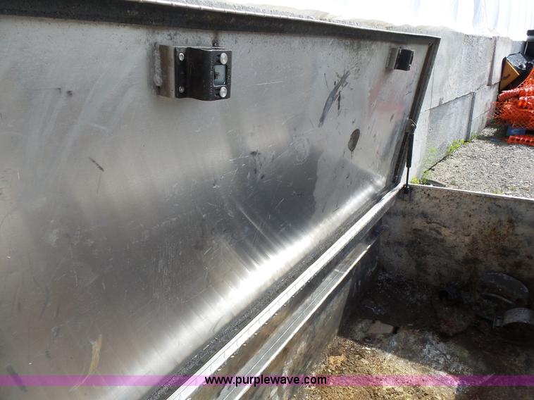 image for item BR9126 Dee Zee toolbox