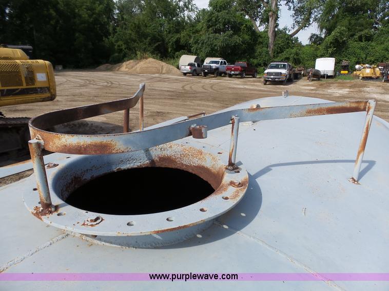 image for item BR9127 Water tank truck bed