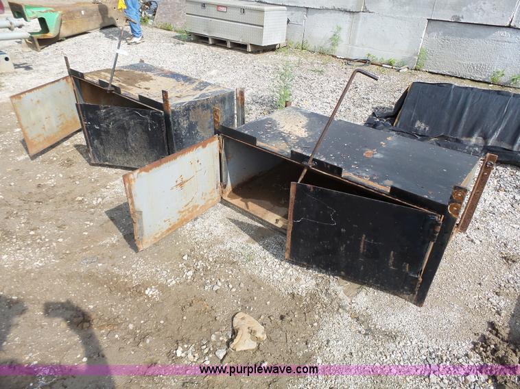 image for item BR9128 (2) under bed toolboxes