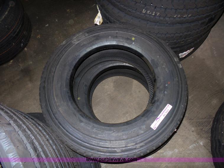 image for item BS9564 (2) Yokohama 245/70R19.5 tires