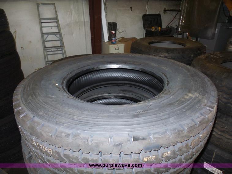 image for item BS9565 (7) Yokohama 11R22.5 tires