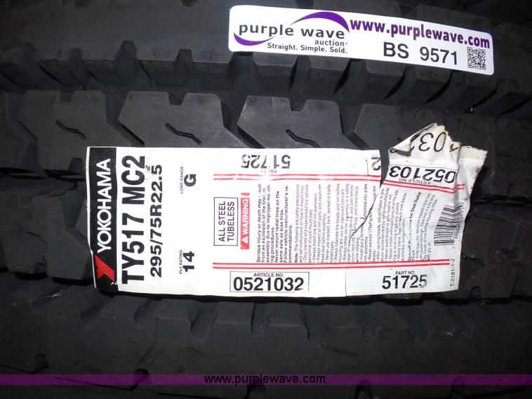 image for item BS9571 (8) Yokohama 295/75R22.5 tires