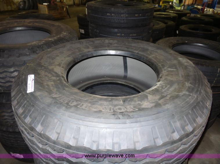 image for item BS9576 (4) Yokohama 425/65R22.5 tires