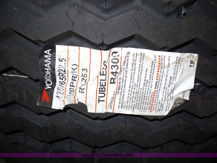 image for item BS9577 (4) Yokohama 425/65R22.5 tires