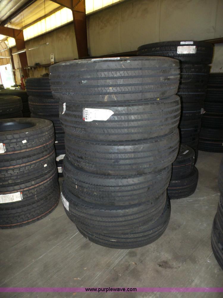 image for item BS9578 (6) Yokohama 285/70R22.5 tires