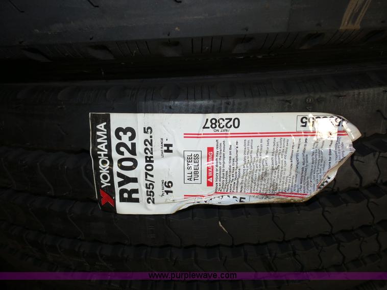 image for item BS9578 (6) Yokohama 285/70R22.5 tires