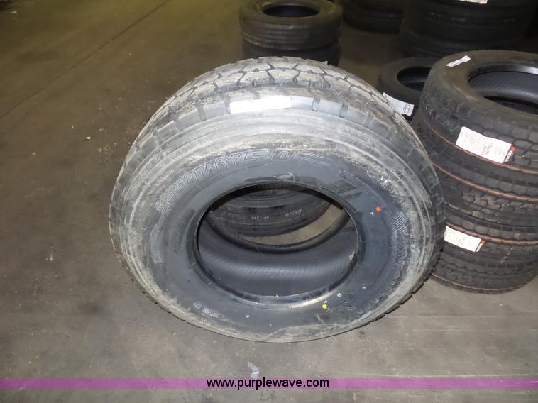 image for item BS9579 Yokohama 425/65R22.5 tire